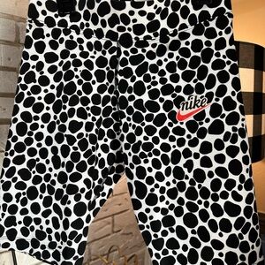 NIKE MID RISE BIKER SHORT women S